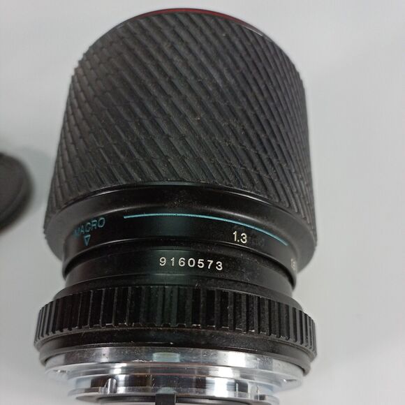 Tokina Camera Lens Macro Zoom 70-210mm f:4-5.6 with UV filter & lens caps - Picture 8 of 9